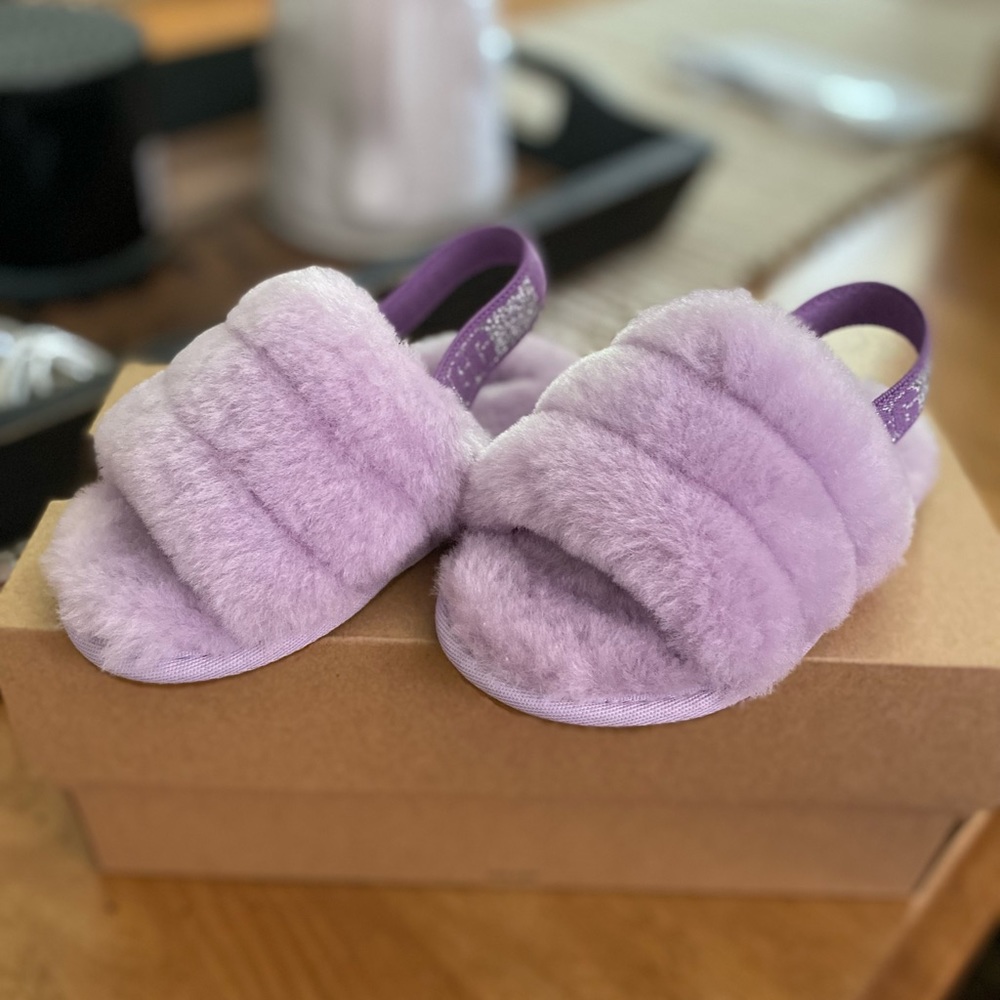 Brand new size 9 toddler UGG slides